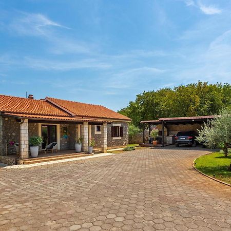 Nice Home In Lakmartin With Outdoor Swimming Pool Dış mekan fotoğraf