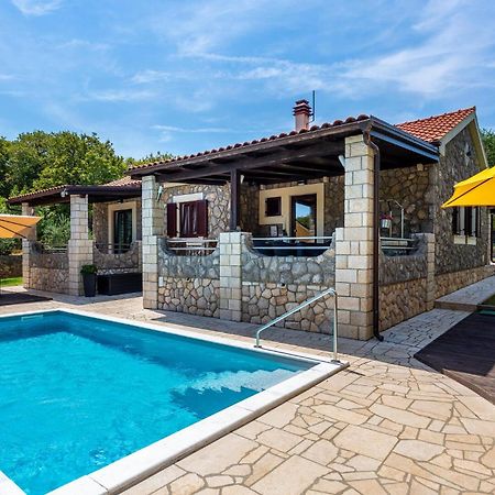 Nice Home In Lakmartin With Outdoor Swimming Pool Dış mekan fotoğraf