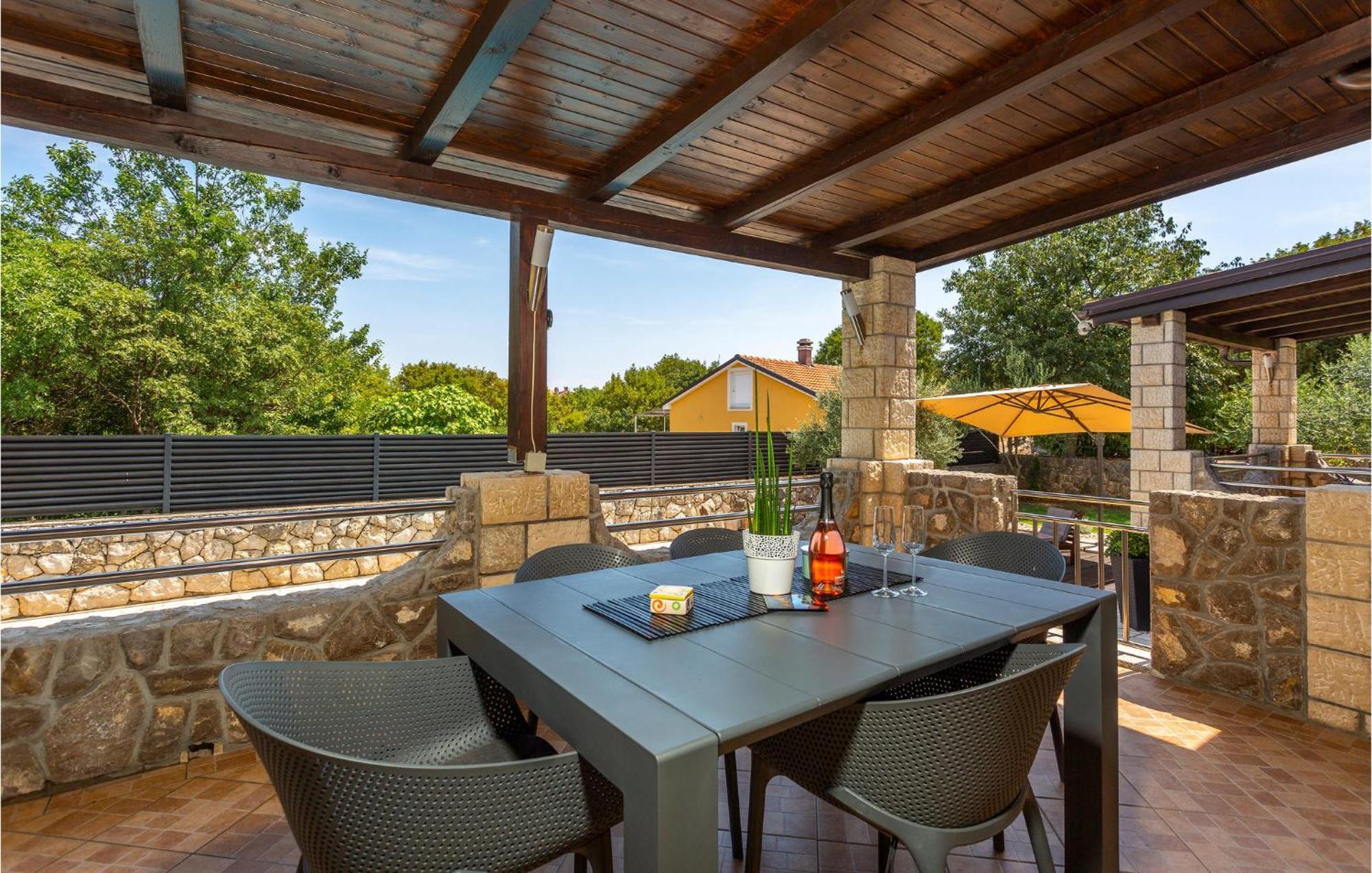 Nice Home In Lakmartin With Outdoor Swimming Pool Dış mekan fotoğraf