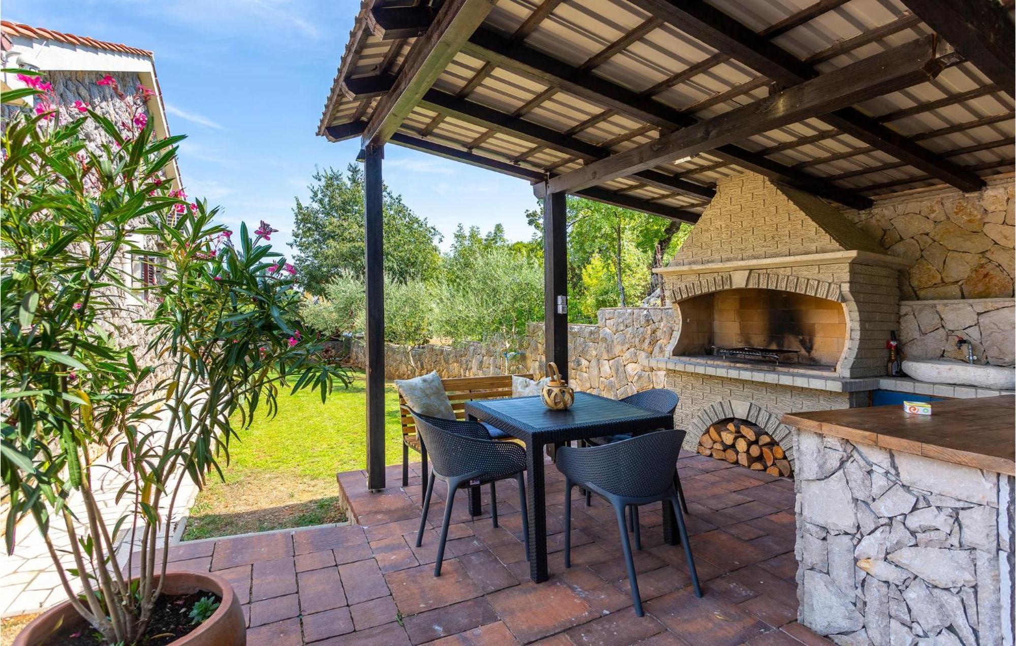 Nice Home In Lakmartin With Outdoor Swimming Pool Dış mekan fotoğraf